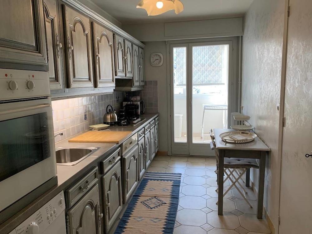 Sea View Flat, Beach Access By Guestready Apartment *